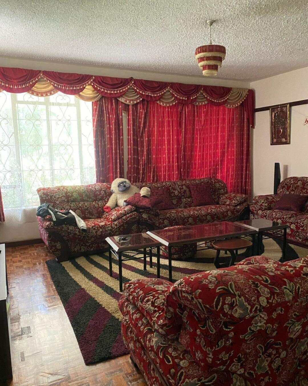 10-Bedroom Furnished Townhouse with Fireplace – Karen