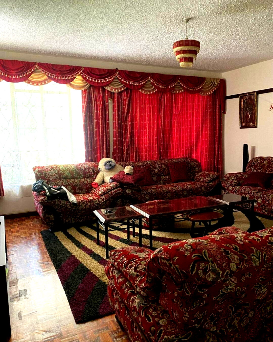 10-Bedroom Furnished Townhouse with Fireplace – Karen