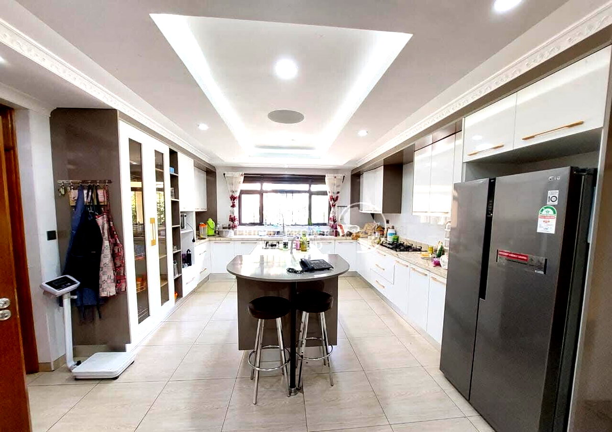 5-Ensuite Townhouse with Guest House & Gym – Karen