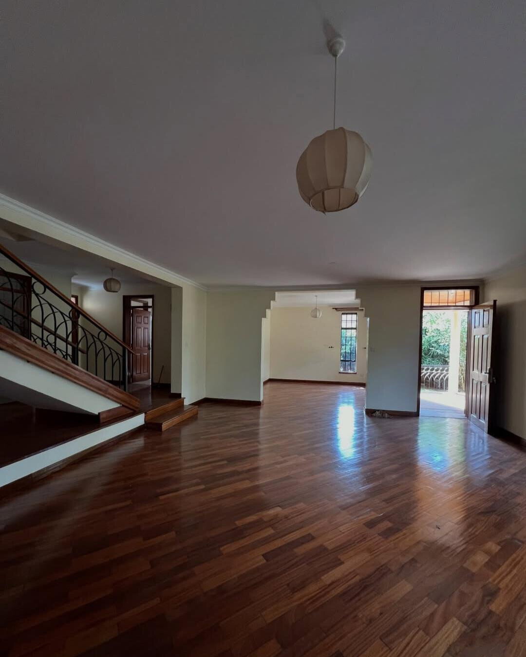 4-Ensuite Townhouse with Private Garden & DSQ - Lavington