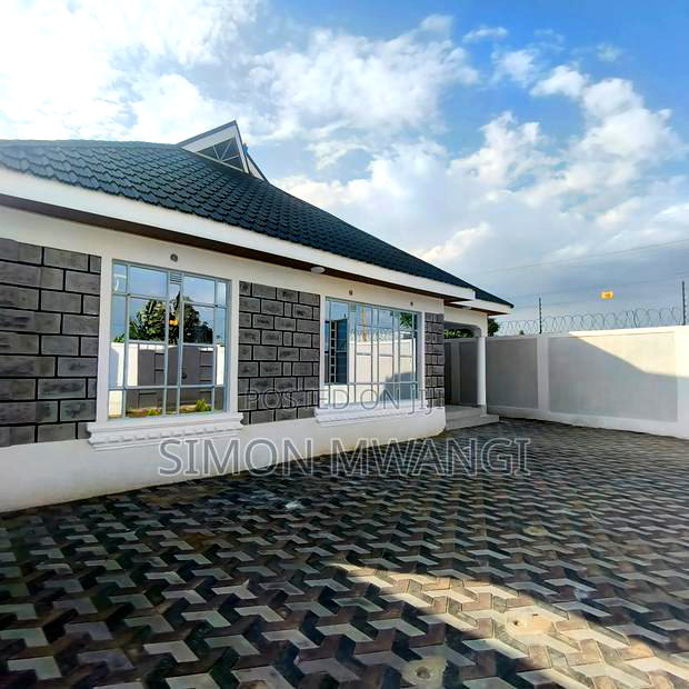 3bdrm Bungalow in Mugutha Ruiru Along for sale