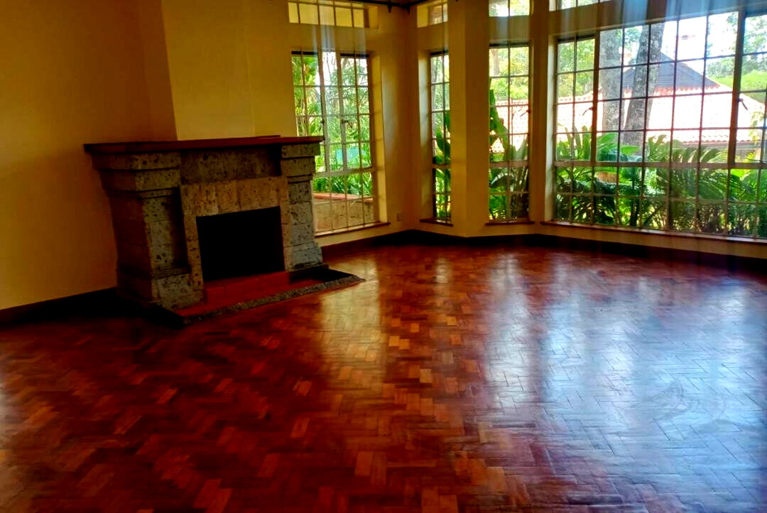 5BR All-Ensuite Townhouse with Gazebo & Lush Garden – Rosslyn