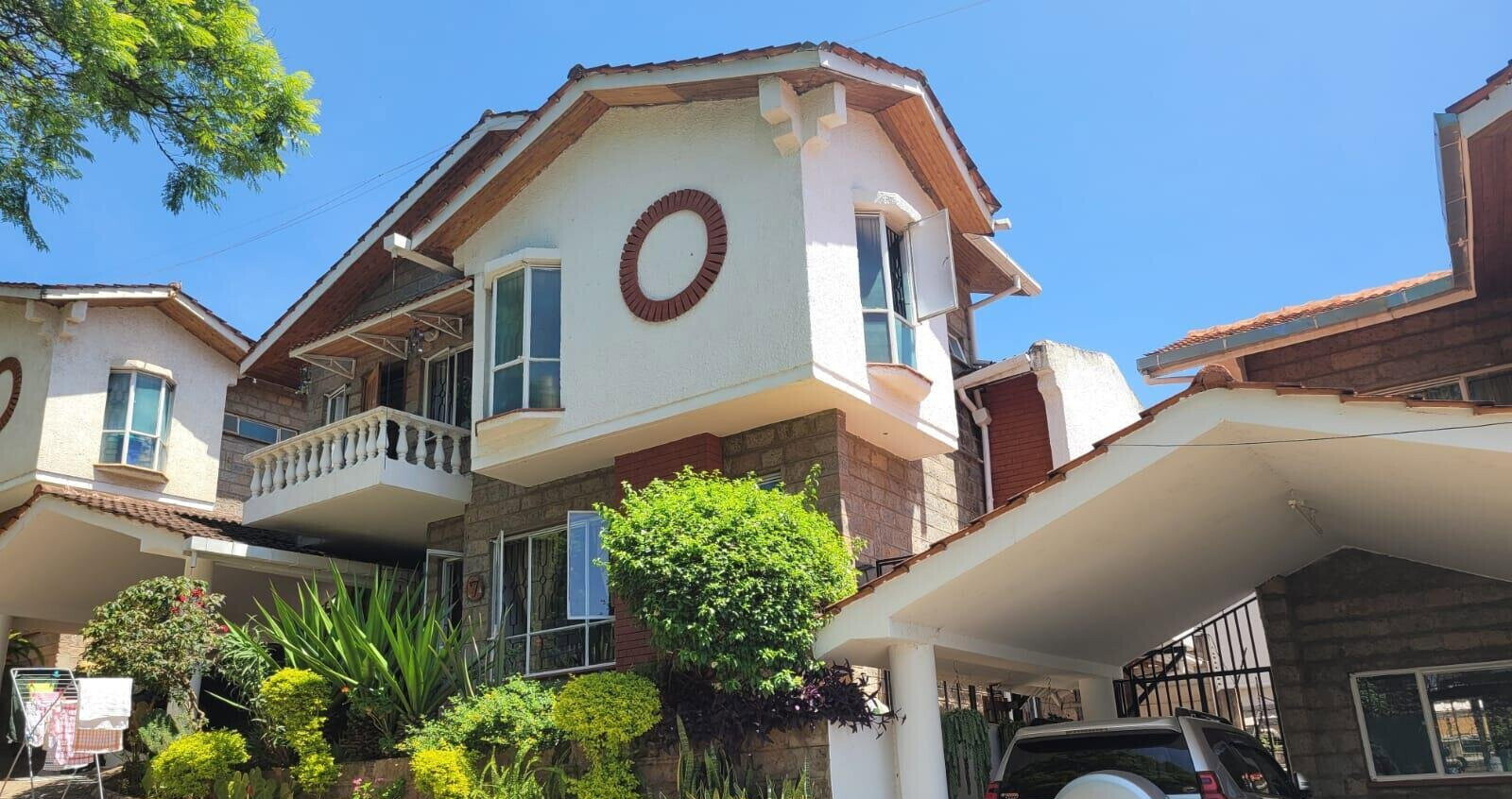 4BR Townhouse with SQ & Rental Income - Spring Valley