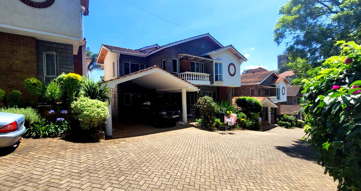 4BR Townhouse with SQ & Rental Income - Spring Valley