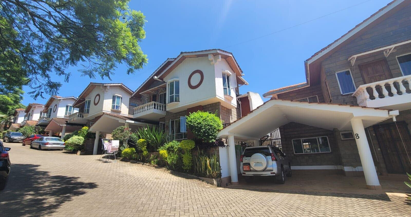 4BR Townhouse with SQ & Rental Income - Spring Valley