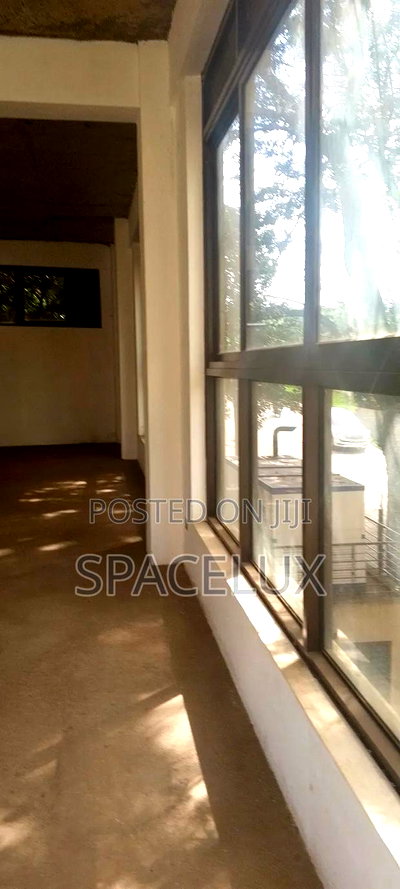 Mall Shop/ Restaurant Space - Image 4