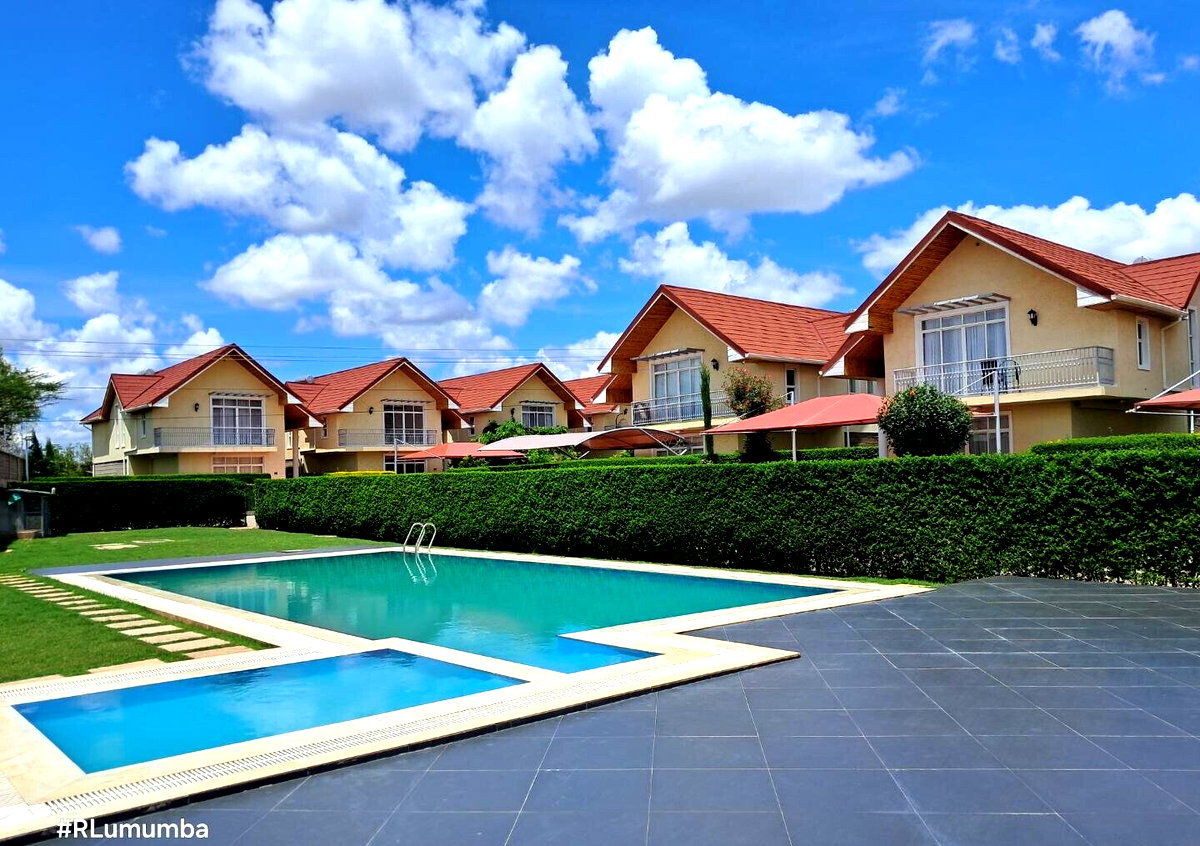 4BR Townhouse with Pool, Gym & DSQ - Acacia, Kitengela