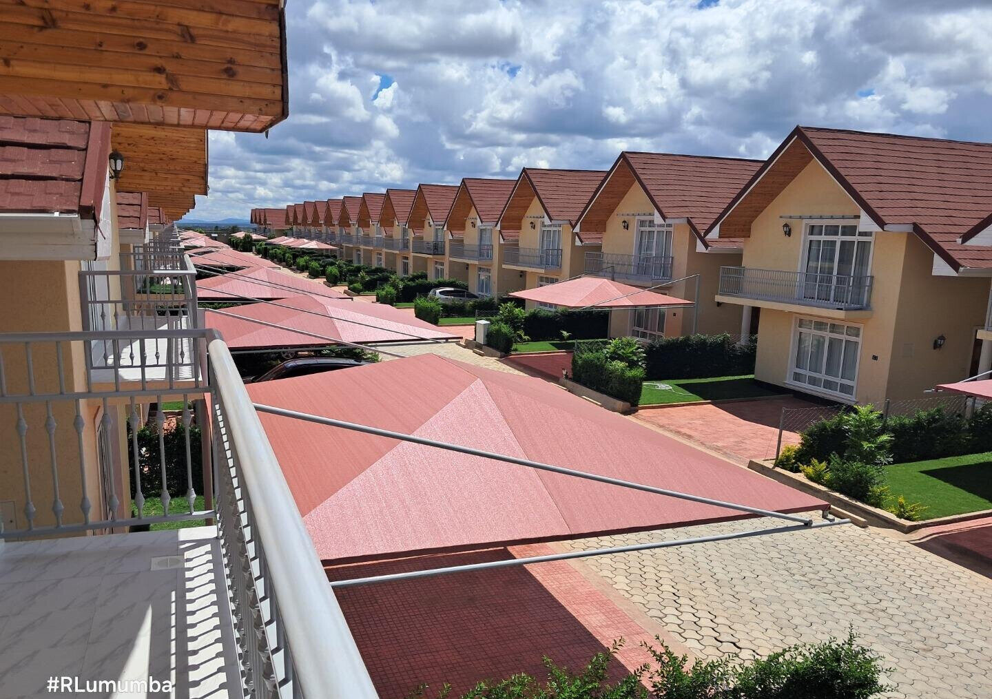 4BR Townhouse with Pool, Gym & DSQ - Acacia, Kitengela