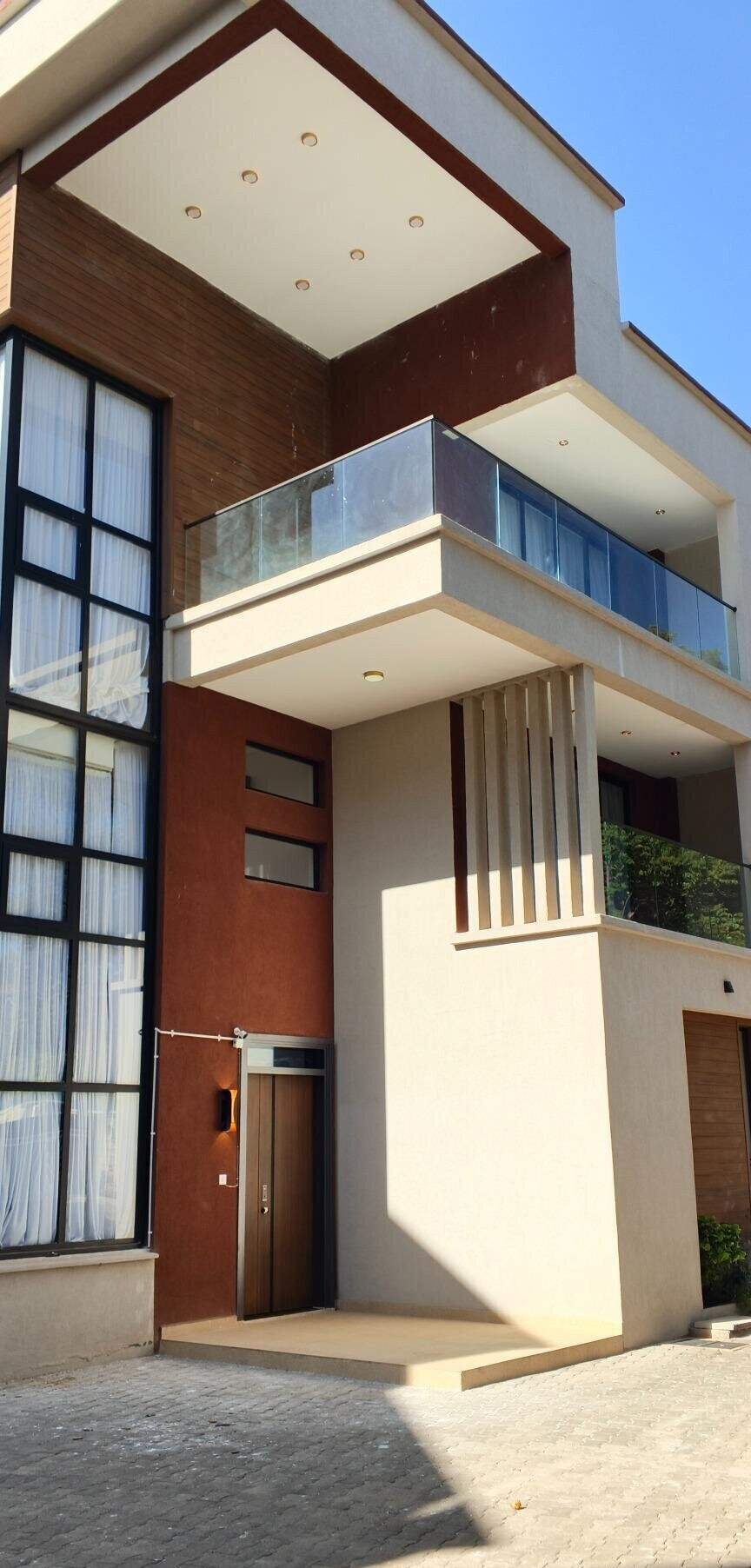 5-Bedroom Townhouse with DSQ & Private Garden - Lavington