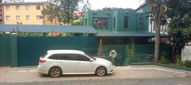 3bdrm Maisonette in Scenic Apartments, Hurlingham for sale