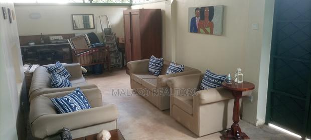3bdrm Maisonette in Scenic Apartments, Hurlingham for sale
