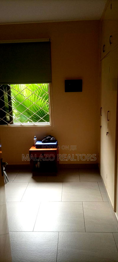 3bdrm Maisonette in Scenic Apartments, Hurlingham for sale - Image 12