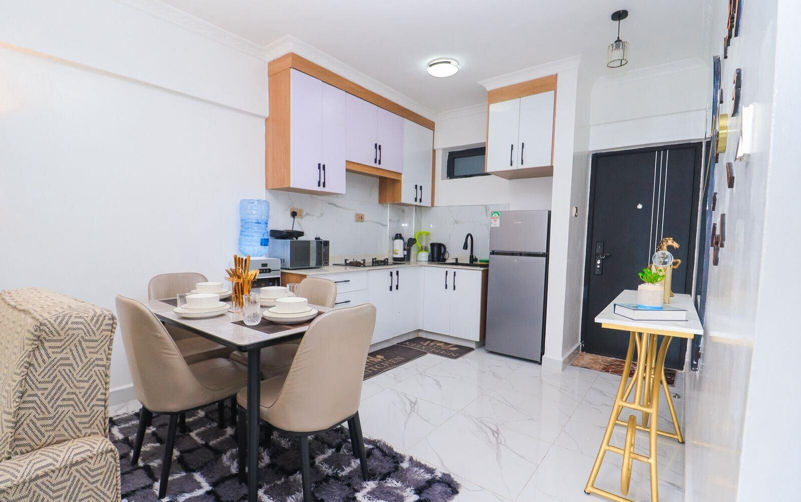 6th Floor 2BR Fully Furnished with Gym & Restaurant - Kilimani