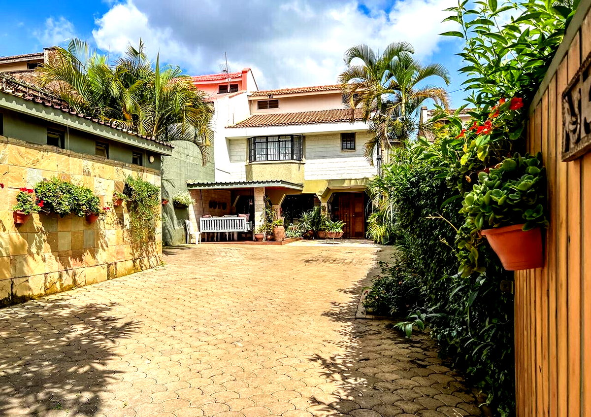 Fully Renovated 4BR Maisonette with Office & Inverter - Westlands