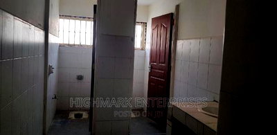 5500 Sq Feet Godowns to Let - Image 2