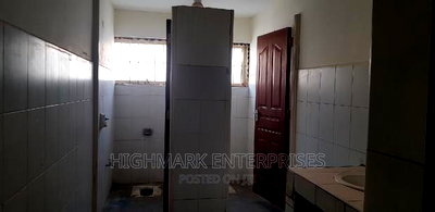 5500 Sq Feet Godowns to Let - Image 4