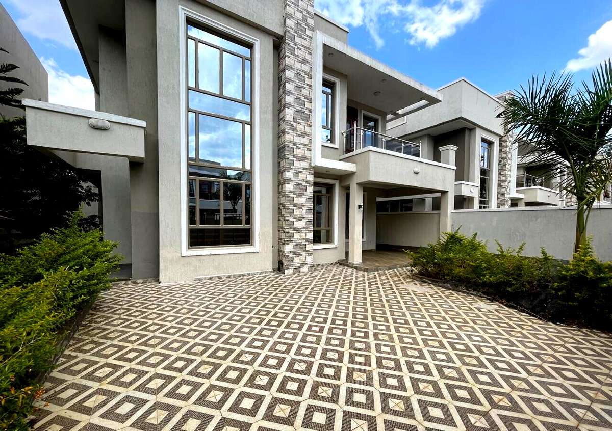 4BR All-Ensuite Townhouse with Rooftop Terrace & DSQ - Ruiru
