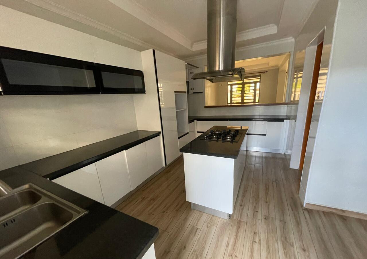 4BR All-Ensuite Townhouse with Rooftop Terrace & DSQ - Ruiru