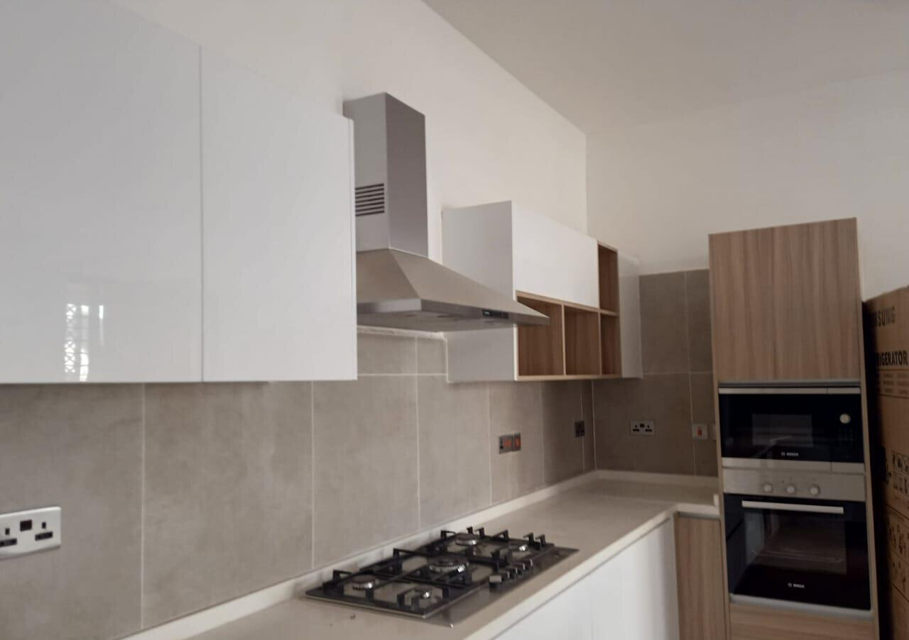 4-Ensuite Villa with Pool & Gym in Quiet Lavington Lane