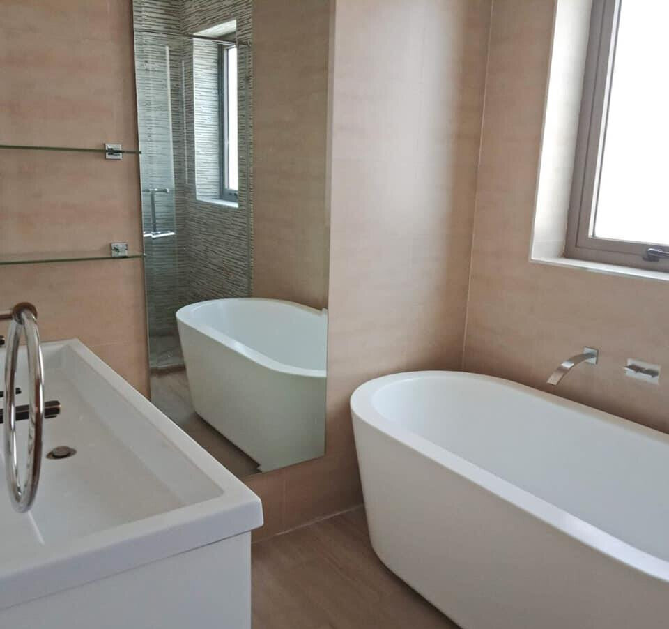 4-Ensuite Villa with Pool & Gym in Quiet Lavington Lane