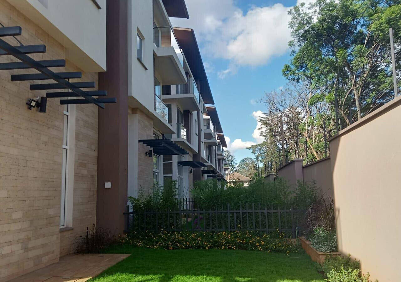 4-Ensuite Villa with Pool & Gym in Quiet Lavington Lane