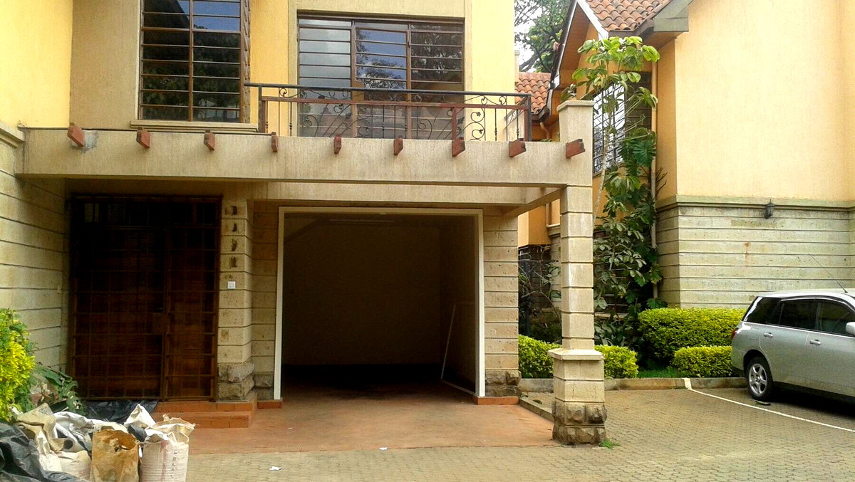 4-Ensuite Villa with Pool & Gym in Quiet Lavington Lane