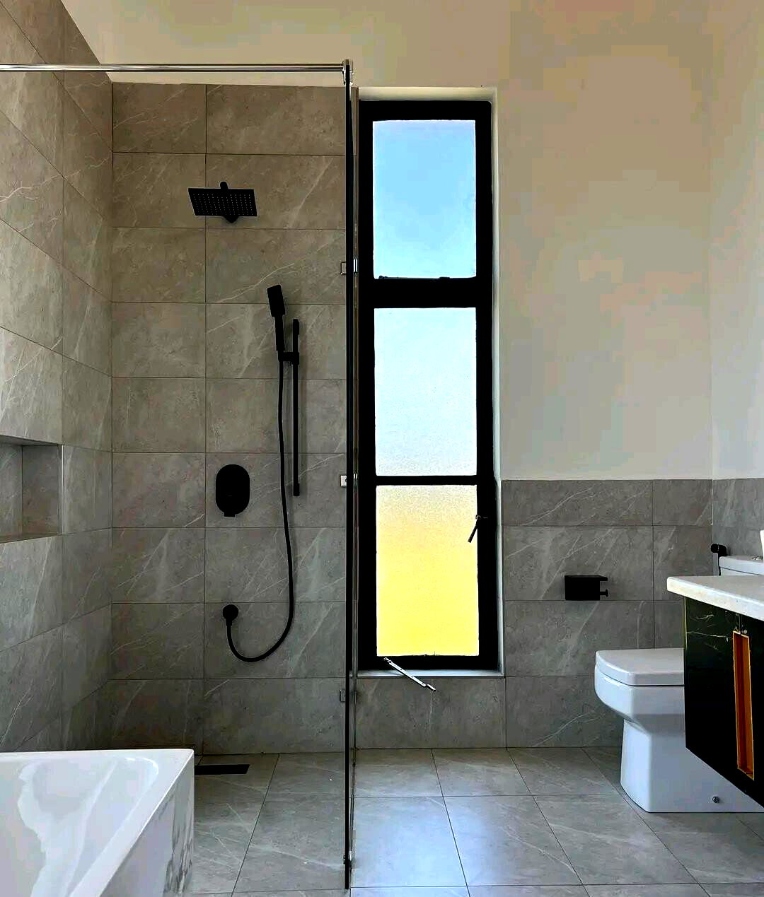 Victorian 4BR All-Ensuite Townhouse with Pool & Gym - Tigoni