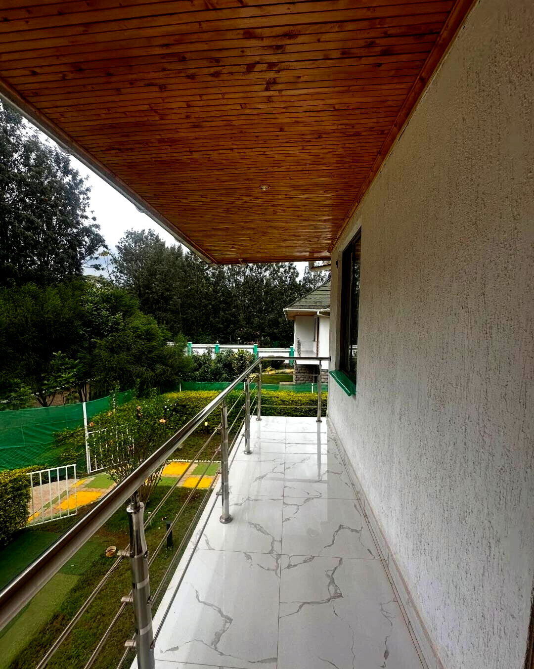 4-Ensuite Townhouse with Private Garden & Study – Karen