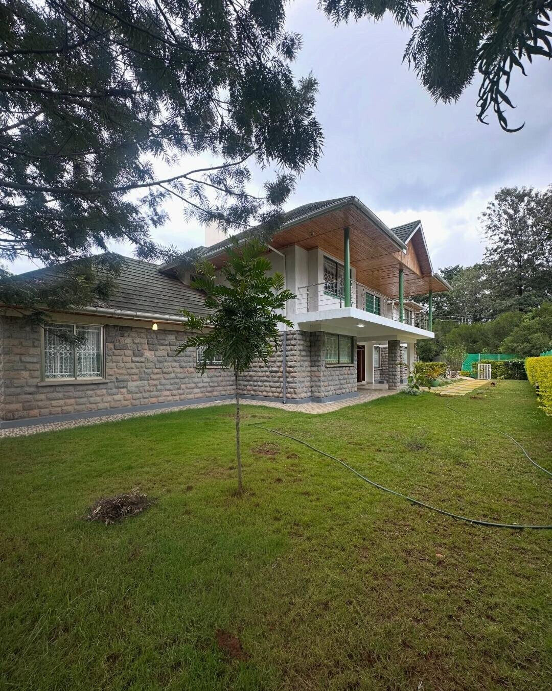 4-Ensuite Townhouse with Private Garden & Study – Karen