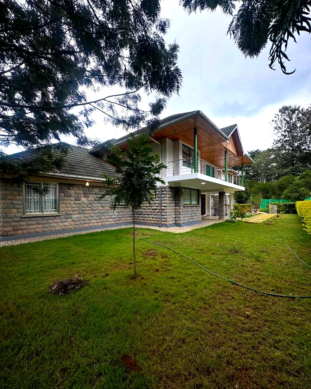 4-Ensuite Townhouse with Private Garden & Study – Karen