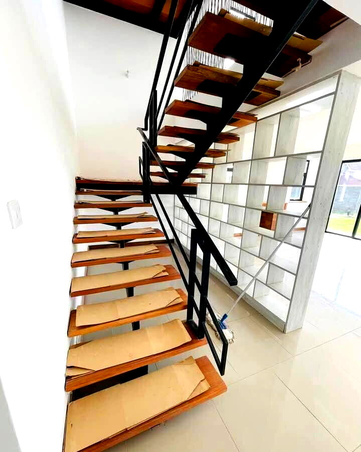 100x100 5BR All-Ensuite Maisonette with DSQ & Roof Terrace - Kitengela