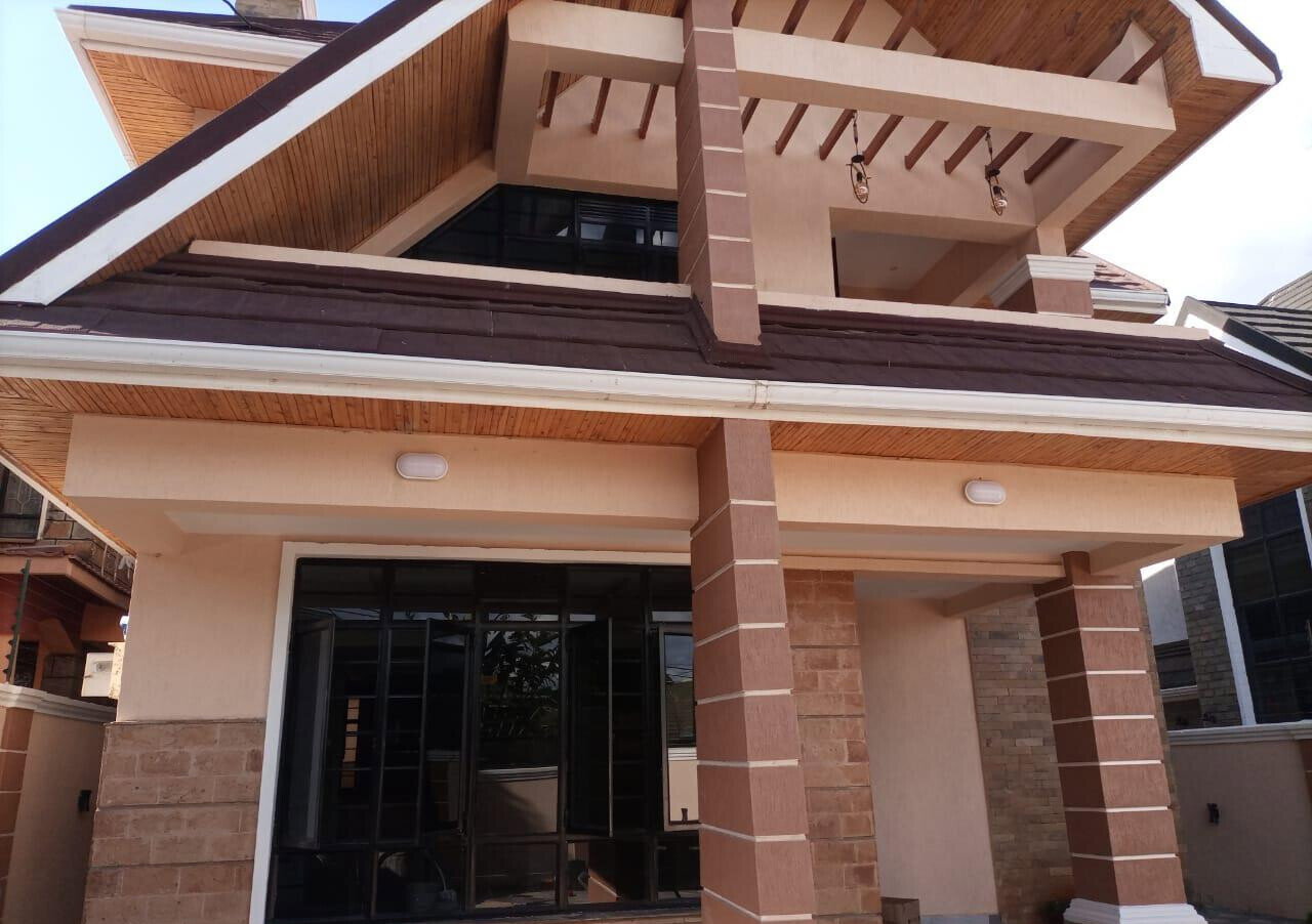 4BR All-Ensuite Townhouse with Attic Study & Fireplace - Membley