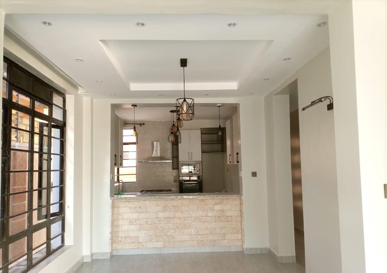 4BR All-Ensuite Townhouse with Attic Study & Fireplace - Membley