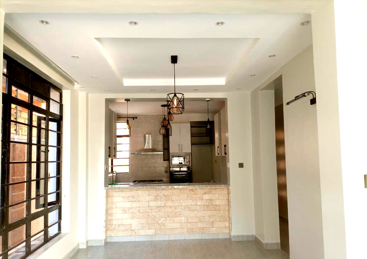 4BR All-Ensuite Townhouse with Attic Study & Fireplace - Membley