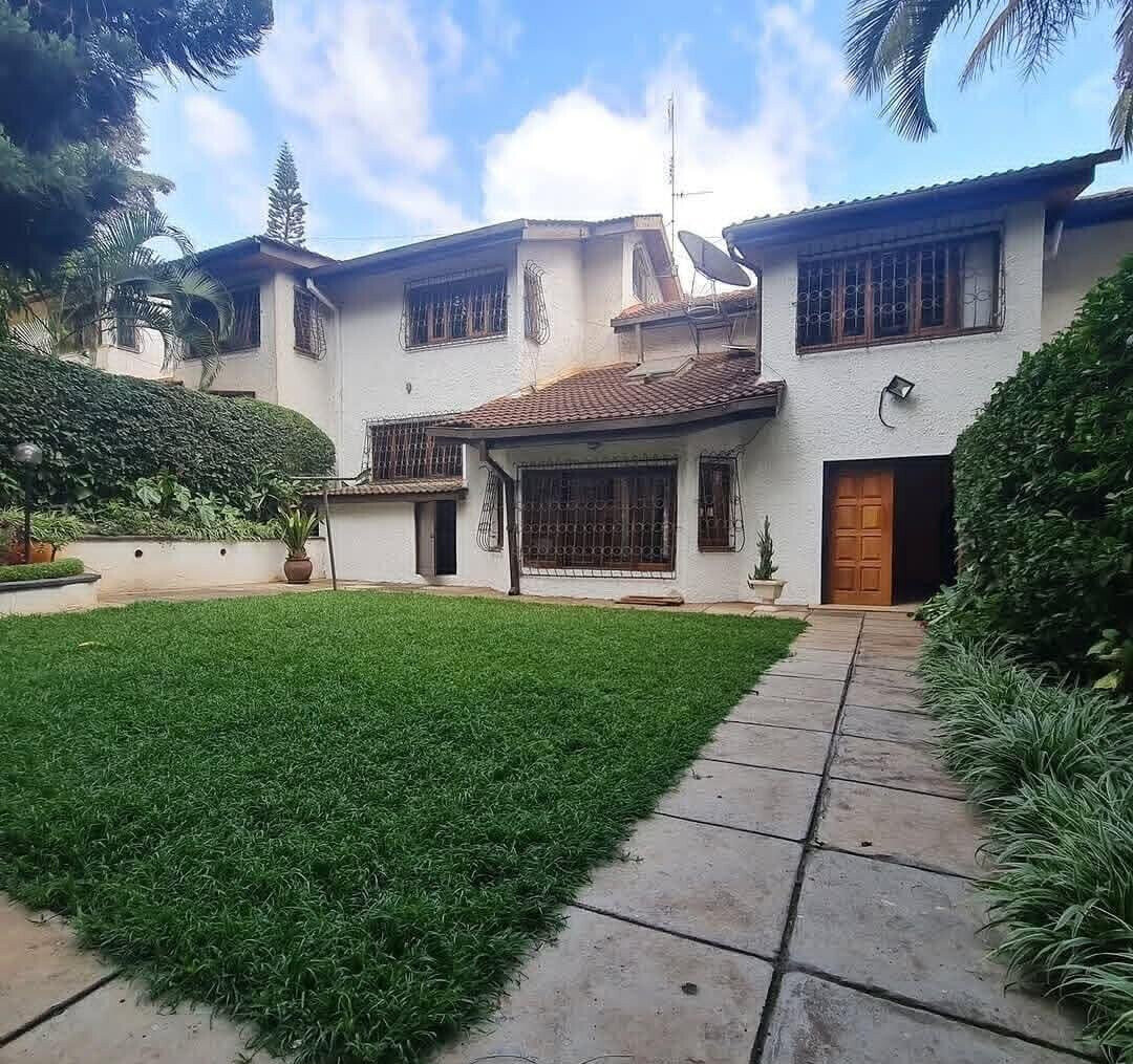 4BR Townhouse with Fish Pond & Vegetable Garden - Kilimani