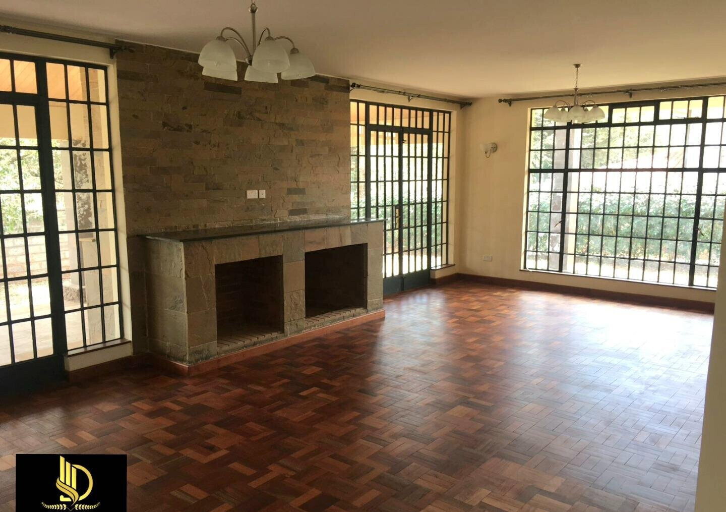 4-Bed Maisonette with Pool Area & DSQ – Karen Kerarapon