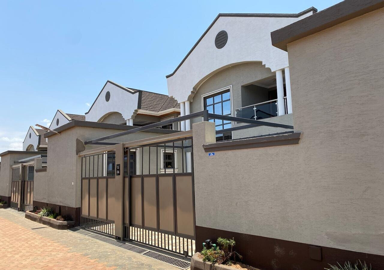 4BR All-Ensuite Villa with DSQ & Private Gate - Ruiru