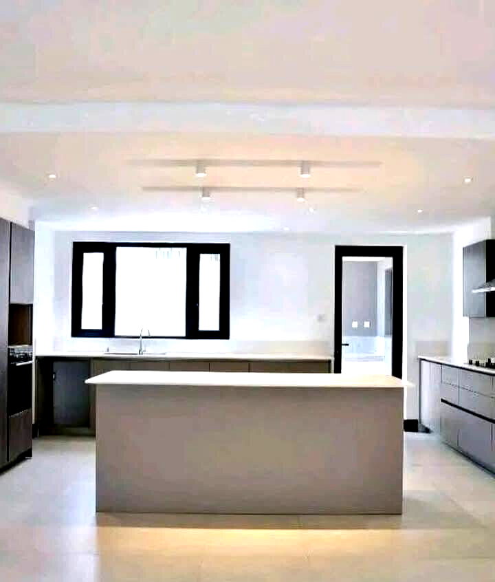 Triplex Townhouse with Lift & Rooftop Terrace - Kitisuru