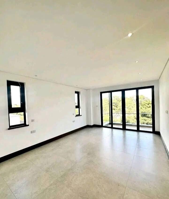 Triplex Townhouse with Lift & Rooftop Terrace - Kitisuru