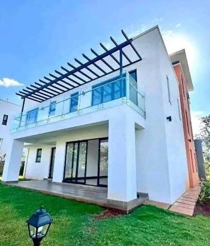 Triplex Townhouse with Lift & Rooftop Terrace - Kitisuru