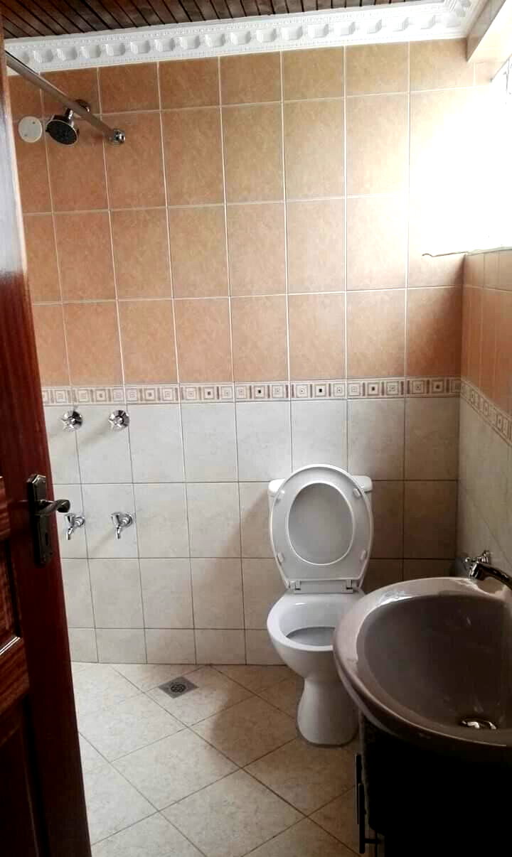 Distress Sale: 3BR Corner Townhouse with DSQ - Lavington
