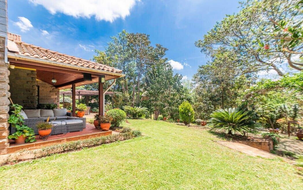 0.16 Acre 5BR Haven with Garden
