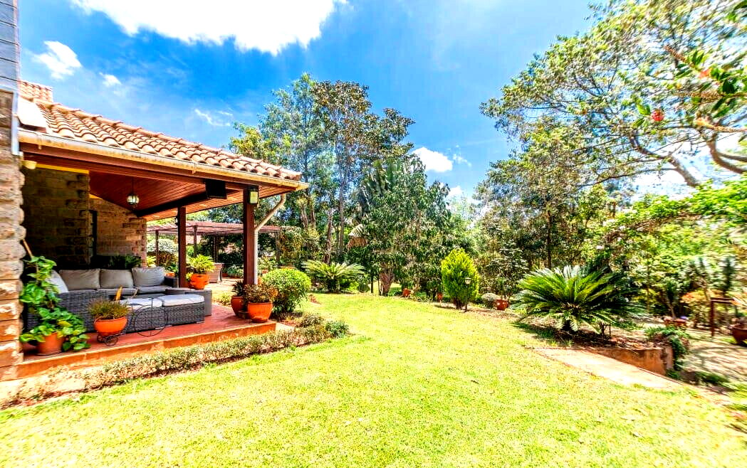 0.16 Acre 5BR Haven with Garden