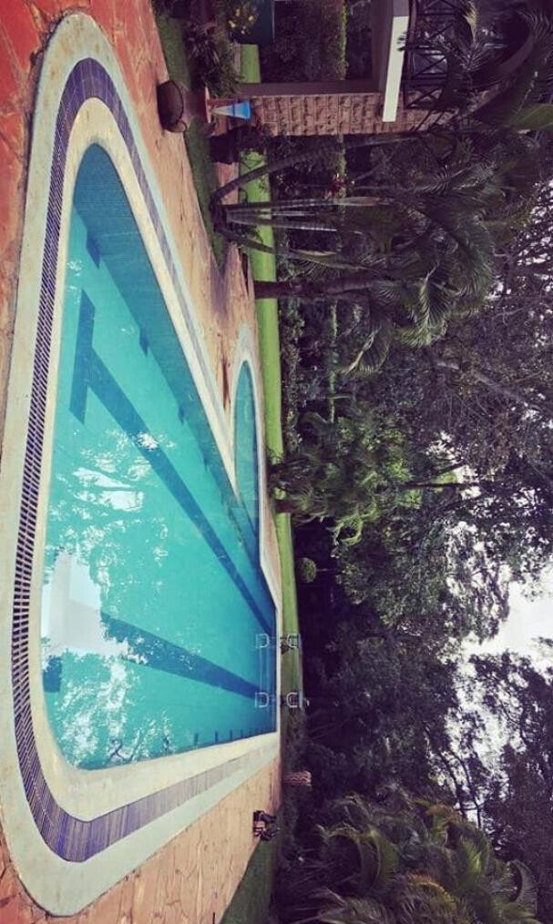Classic 4-Bed Villa on 0.8 Acres with Hardwood Floors – Karen