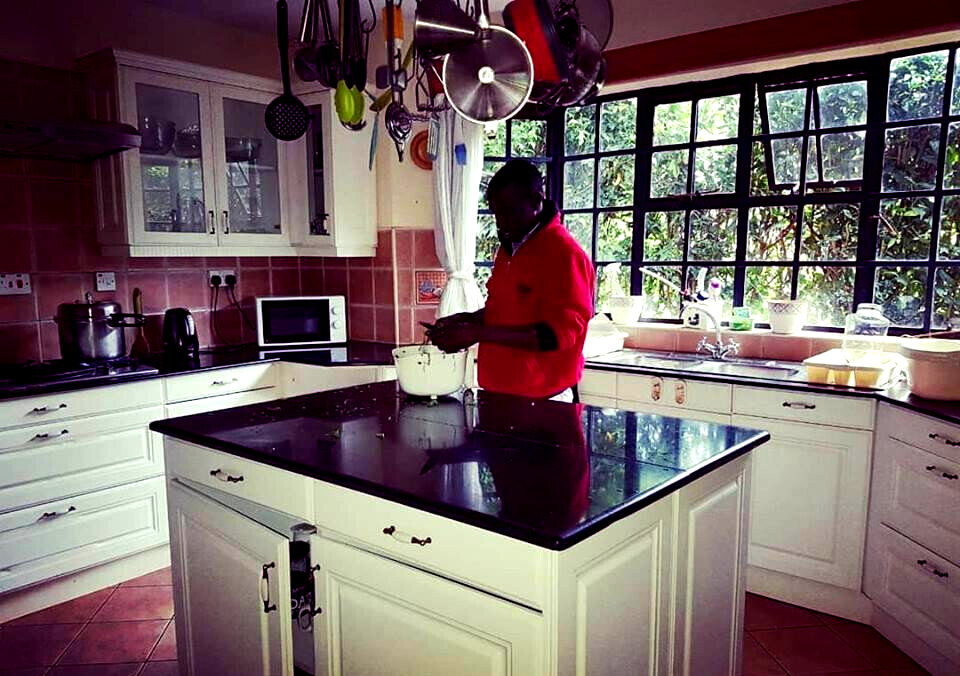 Classic 4-Bed Villa on 0.8 Acres with Hardwood Floors – Karen