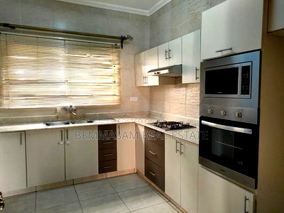 3bdrm Apartment in Westlands, Raphta Road Area for sale - Image 5
