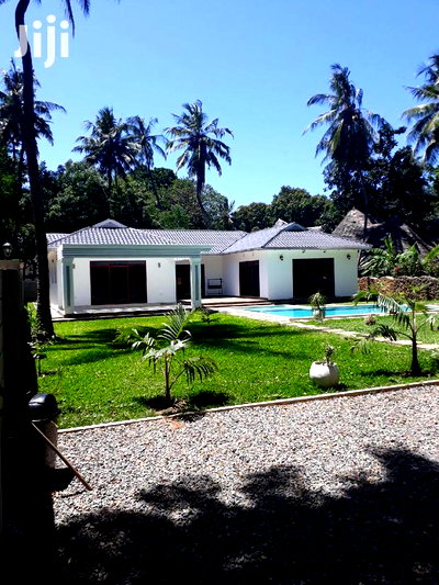 For Sale 3 Bedrooms Mtwapa - Image 2
