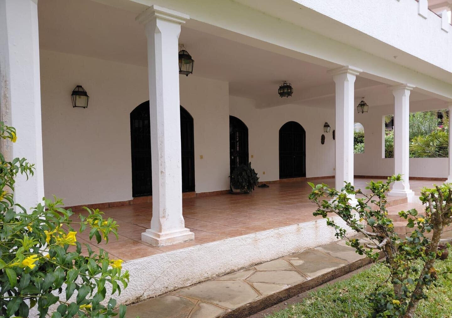 4BR Beachside Townhouse on Half-Acre – 3-Min Walk to Watamu Beach