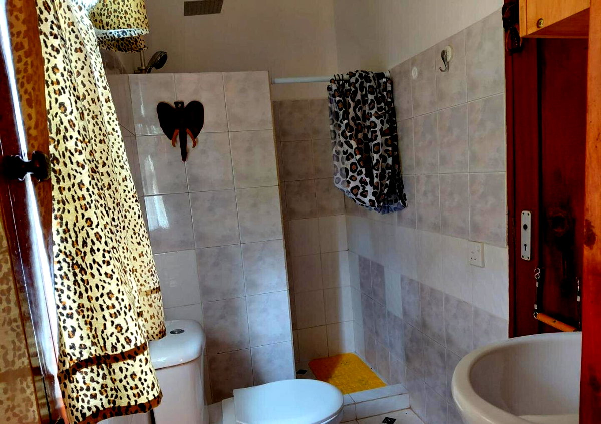 4BR Beachside Townhouse on Half-Acre – 3-Min Walk to Watamu Beach