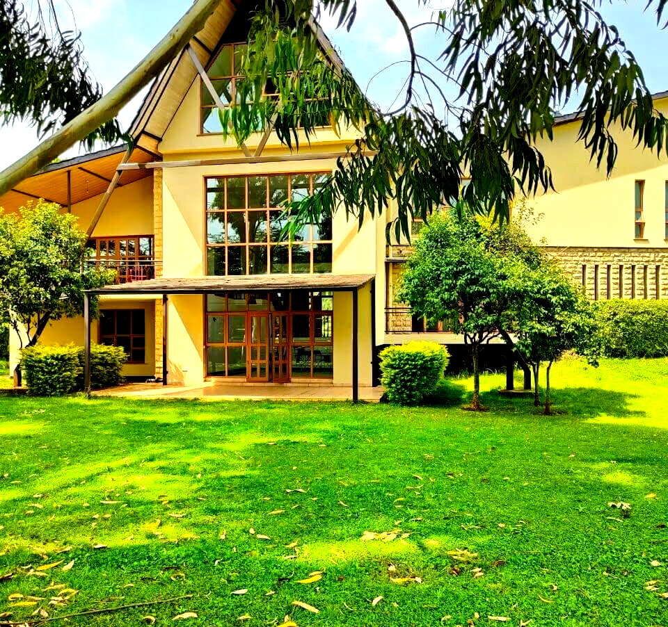 5-Ensuite Villa with Man-Made Dam & Clubhouse – Karen